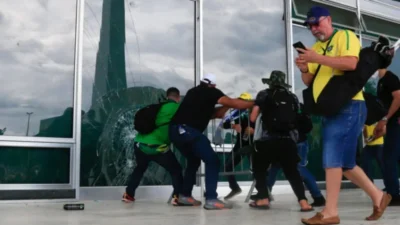 Criminosos também carregam bíblias para cima e para baixo…