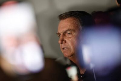 Bolsonaro diz que acorda todos os dias com a ‘sensação de ter a PF na porta’