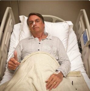 Bolsonaro diz que está ‘se recuperando’ e com ‘cuidados intensivos’