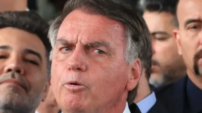 PGR pretende pedir prisão de Bolsonaro por telefonema a Mourão