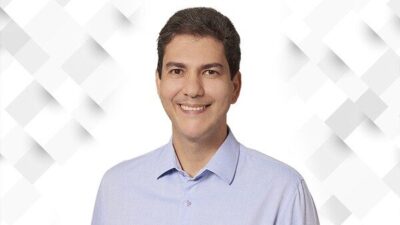 Absurdo! Prefeitura de São Luís fornece farofa de frango com farinha na merenda escolar