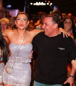 Larissa DP apresenta sua trajetória e reforça compromisso com pautas sociais