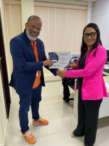 CATEGORIA OURO: Prefeita de Fernando Falcão, Raimunda do Josemar, recebe do TCE/MA certifica de excelência em transparência pública