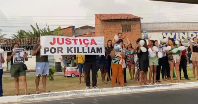 Familiares de jovem que foi assassinado por guardas municipais durante surto psicótico realizam protesto