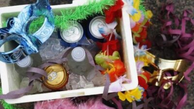 Papel molhado, álcool e sal: os truques para gelar rapidamente a cerveja para o Carnaval