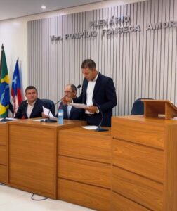 Vereadores de Mirador alteram projeto e criam impasse no reajuste salarial dos professores