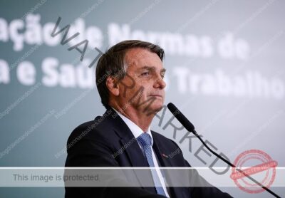 Bolsonaro reconhece inelegibilidade, mas diz que país ‘caminha para ditadura’