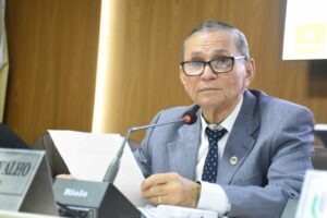 Coluna Aparte – Craques solidários