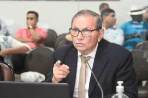 Coluna Aparte – Escutem