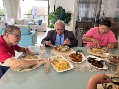 Chaguinhas garante em almoço com Chico Carvalho que quer dar visibilidade às comissões temáticas da Câmara Municipal