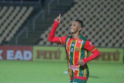De virada e com dois de Ciel, Sampaio vence o Confiança