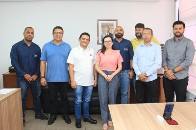 Deputado Cláudio Cunha reúne-se com presidenta do IMESC