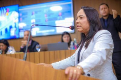 Vereadora diz que estará com Brandão “em qualquer que seja a batalha” e rebate Carlos Lula