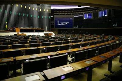 CPMI do INSS: partidos escolhem membros e lutam por relatoria