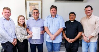 Iracema Vale participa de assinatura do ‘Mutirão Rua Nova’, que beneficiará cidades do MA