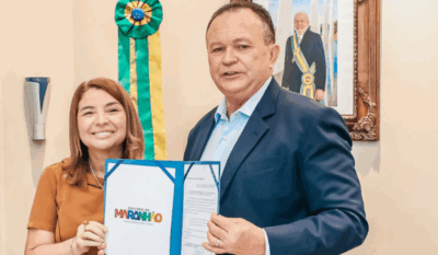 Iracema Vale participa da assinatura de MP que reajusta salário dos professores