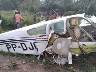 Avião com certificado suspenso pela ANAC, cai na Raposa e deixa dois feridos