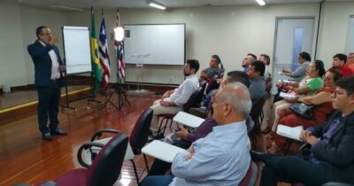 TCE promove reunião presencial com secretários de Educação de 31 municípios