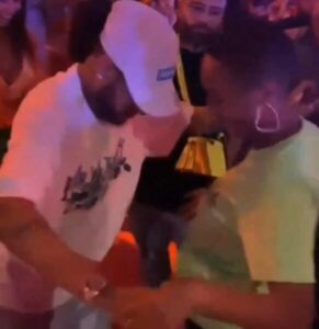 Dancinha que custou o emprego