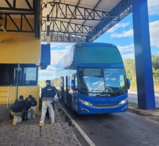 PRF detém passageiro de ônibus com mandado de prisão na BR-226 em Barra do Corda
