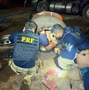 PRF apreende 188 kg de drogas escondidas em pneus de caminhão em São Luís