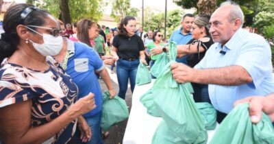 Câmara entrega 2 toneladas de peixe para servidores e público externo em alusão à Semana Santa