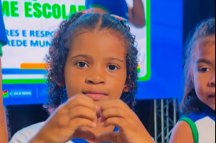 Gentil Neto uniformizado gratuitamente os alunos da rede municipal de ensino de Caxias…