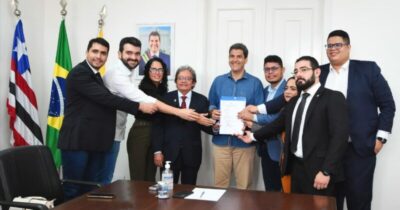 Vereadores entregam proposta de revisão do Plano Diretor ao prefeito Eduardo Braide