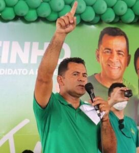 Prefeito de São João Batista é multado por falhas em contratos de limpeza