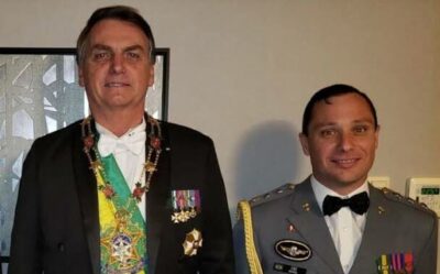 PF faz buscas na casa de Bolsonaro e prende ex-ajudante Mauro Cid em operação contra dados falsos de vacina