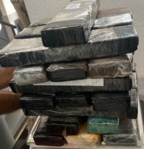 PM apreende 18 kg de maconha em ônibus de turismo em Grajaú