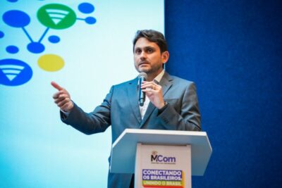 Gestão Juscelino Filho no Ministério das Comunicações alcança o maior número de rádios comunitárias dos últimos anos, no Brasil