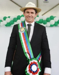 Coroatá: Edimar Vaqueiro tá pra cair do cavalo