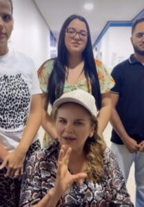 “Quedinha de leve”, diz Maura Jorge sobre acidente doméstico