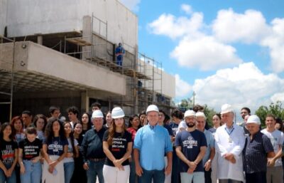 Brandão vistoria prédio de Medicina da UEMA e anuncia cota de 50% para alunos de escola pública