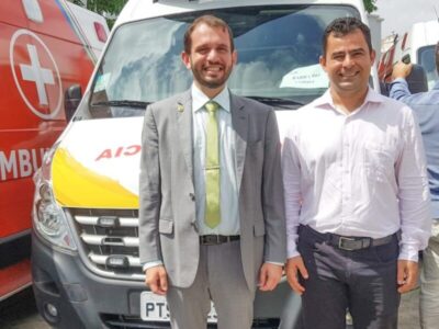 Deputado Fernando Pessoa entrega ambulância para a saúde de Barra do Corda
