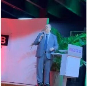 Vídeo: Flávio Dino “indica” vice de Camarão ao governo do MA durante palestra em São Luís
