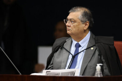 Flávio Dino acompanha Moraes para tornar Bolsonaro réu por tentativa de golpe