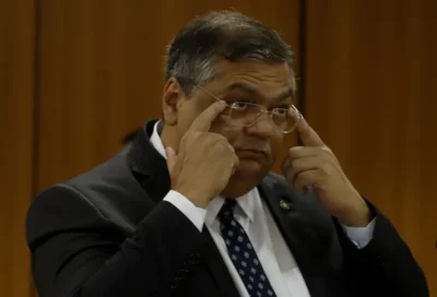 Por vaga no STF, Dino faz gesto a Alcolumbre e ouve: ‘seu problema é o PT’…