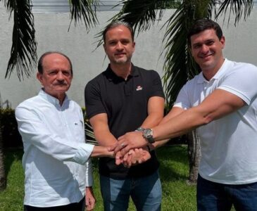 Dr. Julinho disse que não rompeu com Natércio e não passa de dor de cotovelo da oposição: “O Natércio é meu candidato, brigando ou não”