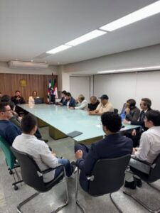 Ônibus do semiurbano voltam a operar nesta quarta-feira (19). Trabalhadores do setor urbano seguem paralisados