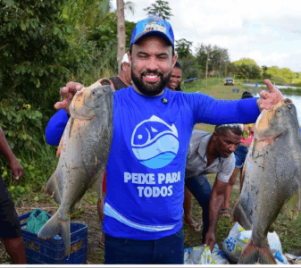 Prefeito de Palmeirândia reforça tradição e distribui quase 20 toneladas de peixes adquiridos de produtores locais