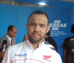 Palmeirândia: sem licitação, Edilson da Alvorada contrata escritórios de advocacia por R$ 420 mil