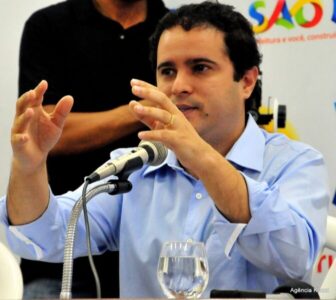 Coluna Aparte – Edivaldo, sem esforço