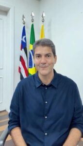 Braide vence com razão guerra dos créditos suplementares, mas distorce no discurso de comemoração