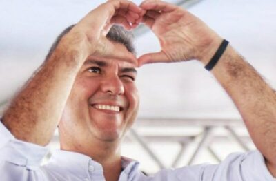 Eduardo Braide nadando de braçadas…