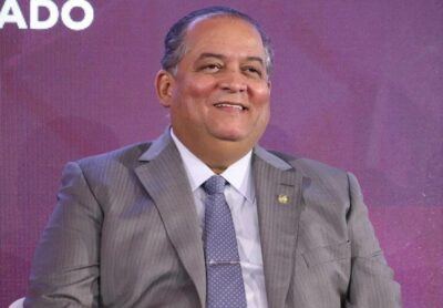 Eduardo Gomes conquista 1º lugar da bancada federal no Ranking dos Políticos