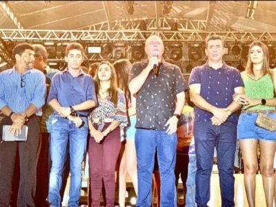 EM ESTREITO: Deputado Hildo Rocha prestigia ao lado do prefeito Cicin um dos melhores carnavais do Maranhão