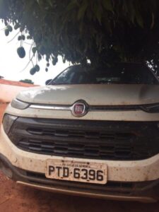 Em Sucupira do Norte, carro da saúde encontra-se com pneus furados há mais de um mês