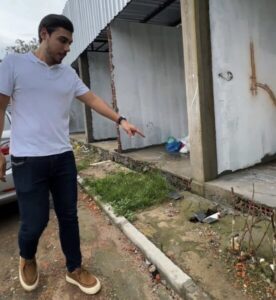 Jonas denuncia obra paralisada do mercado público em Rosário; Empresa mais uma do eixo-fantasma de Colinas…